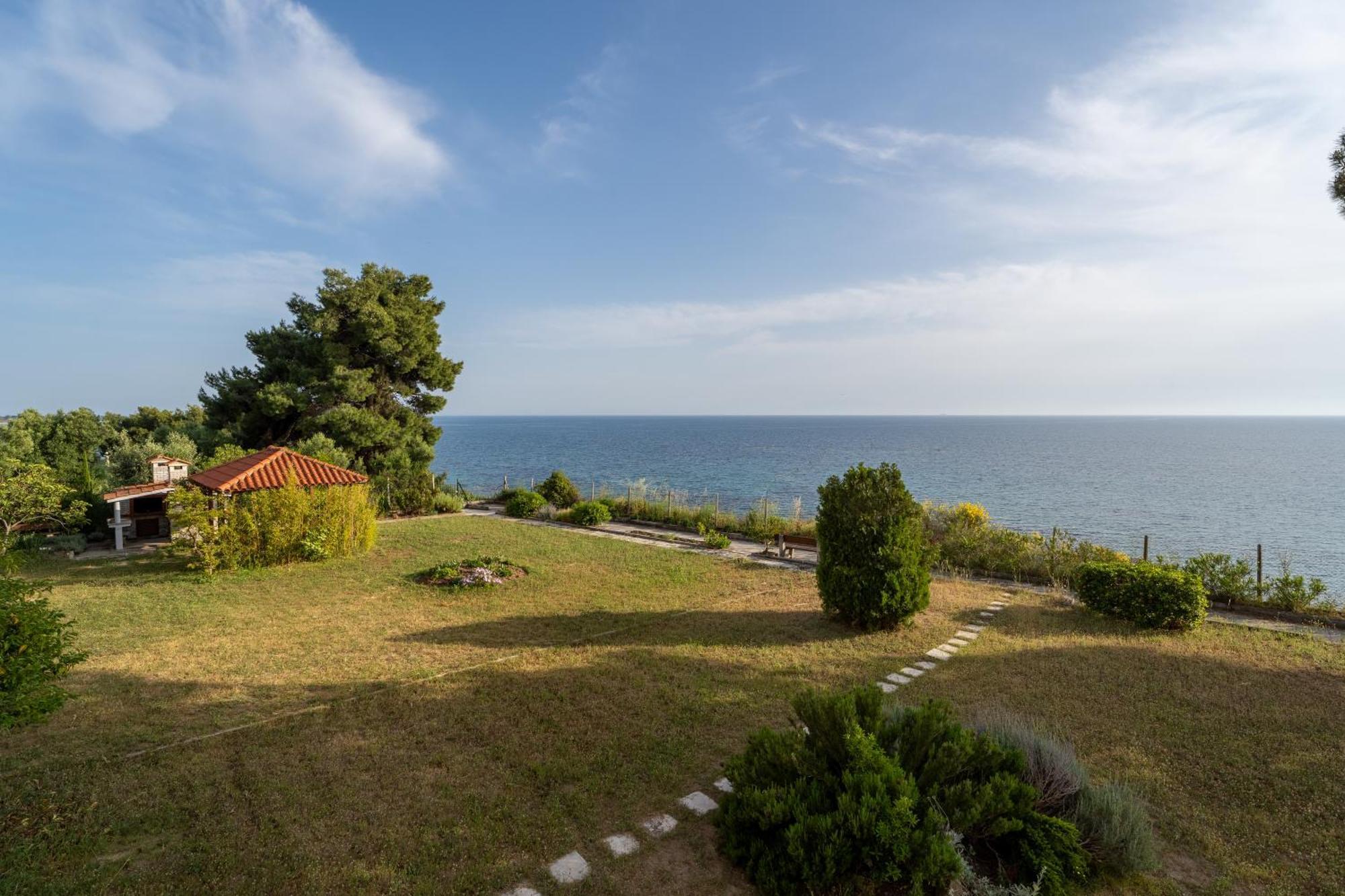 Ferienwohnung Sunshine House Offering Spectacular Views To Olymp A Nea Iraklia Exterior foto