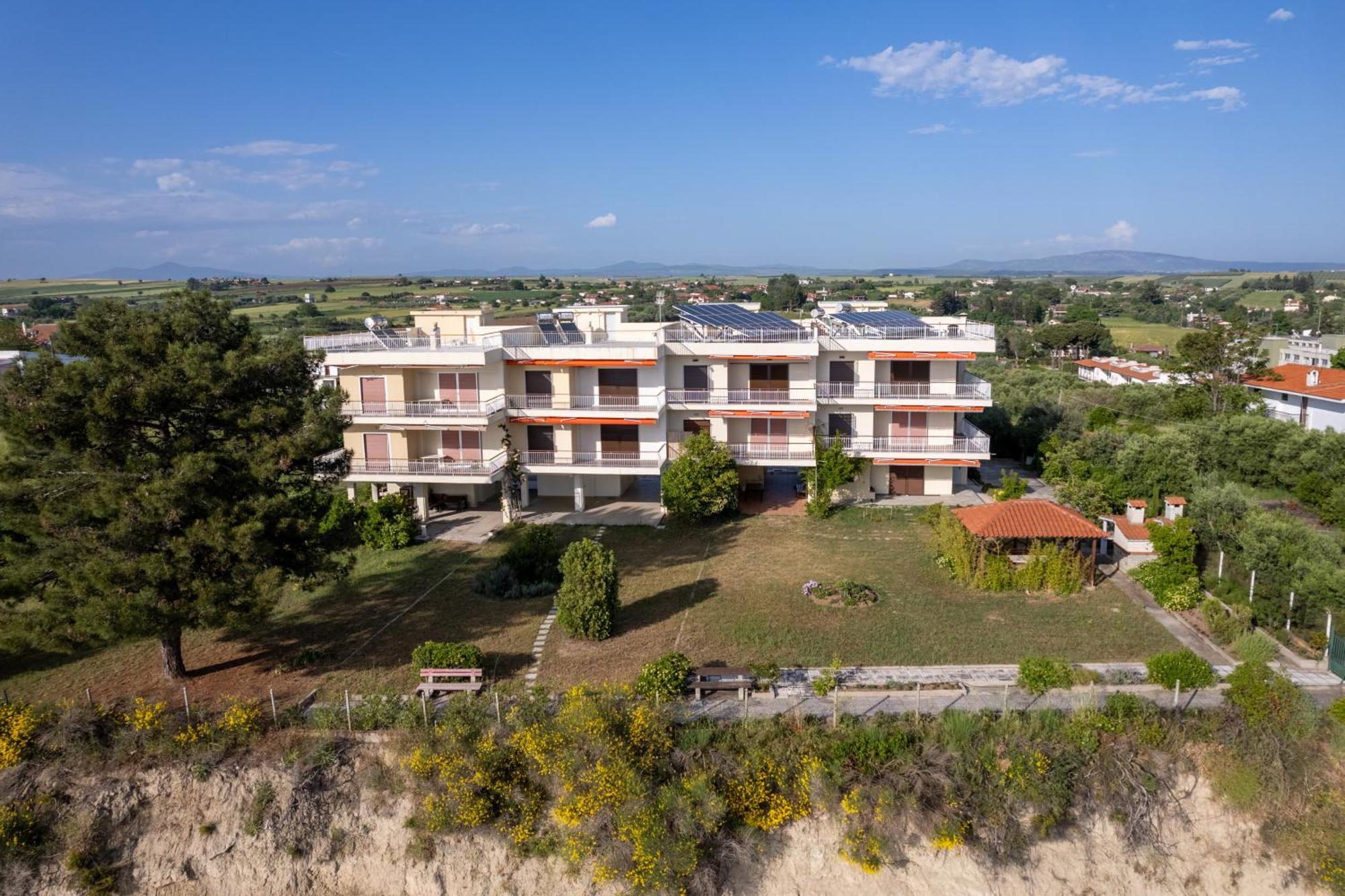 Ferienwohnung Sunshine House Offering Spectacular Views To Olymp A Nea Iraklia Exterior foto