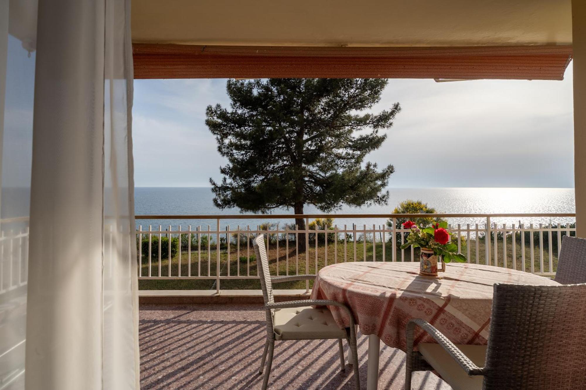 Ferienwohnung Sunshine House Offering Spectacular Views To Olymp A Nea Iraklia Exterior foto