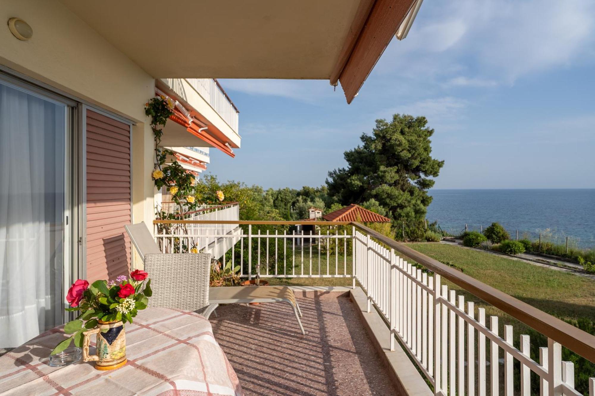 Ferienwohnung Sunshine House Offering Spectacular Views To Olymp A Nea Iraklia Exterior foto